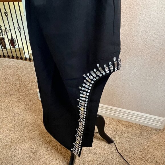 Cinq à Sept Sammy Embellished Slit Gown - Picture 3 of 6